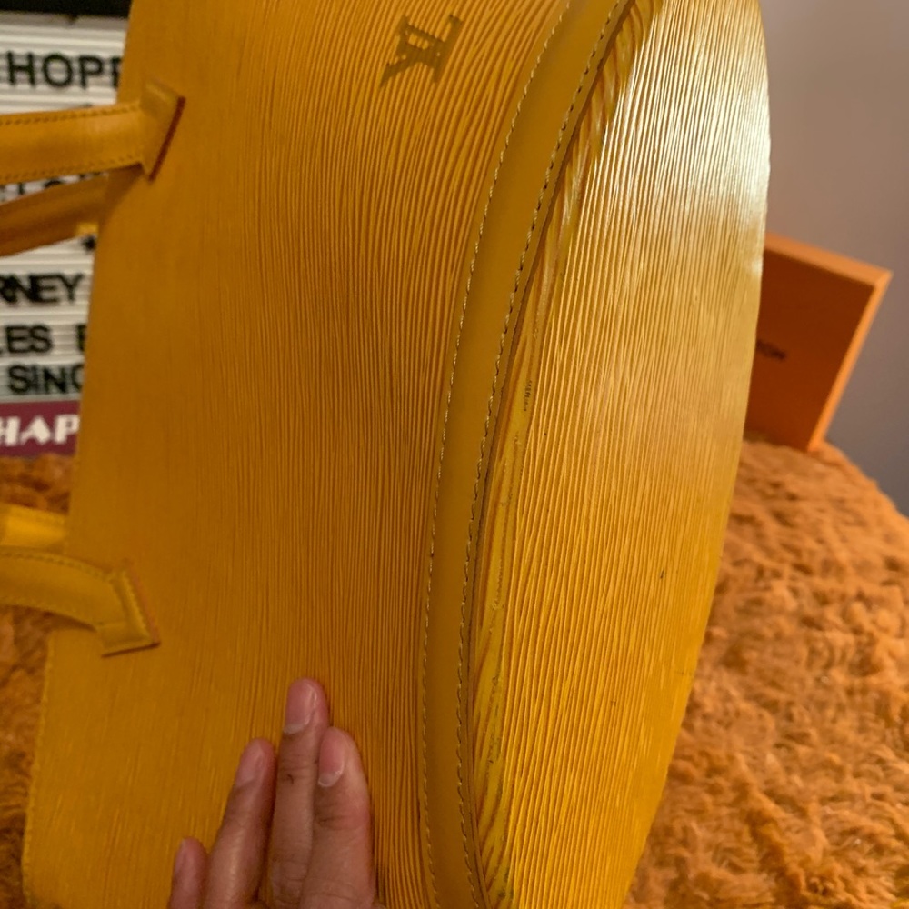 💯 Authentic LV Yellow Epi Leather St Jacques - Picture 6 of 16